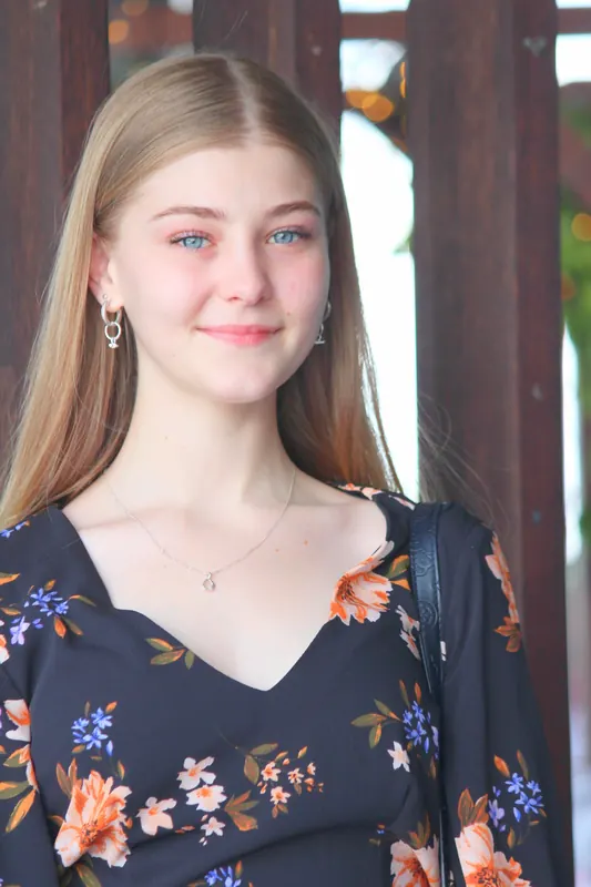 Guest portrait in soft daylight